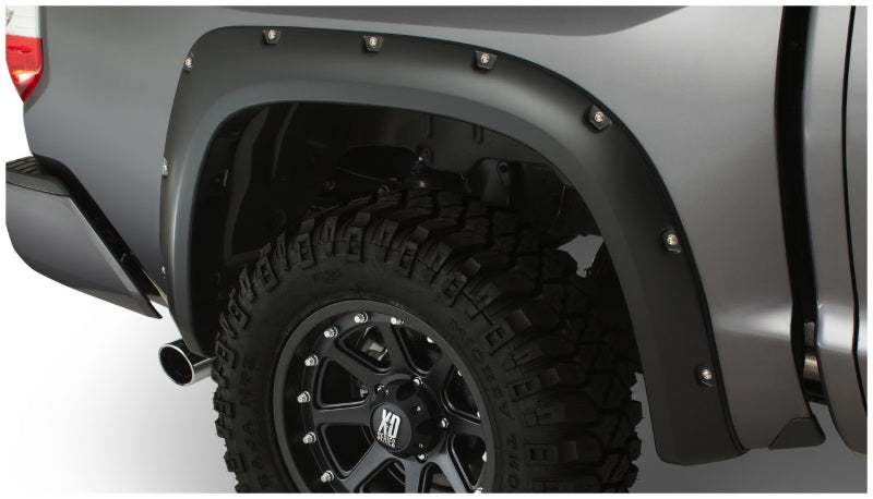 Bushwacker 14-18 Toyota Tundra Fleetside Pocket Style Flares 4pc 66.7/78.7/97.6in Bed - Black