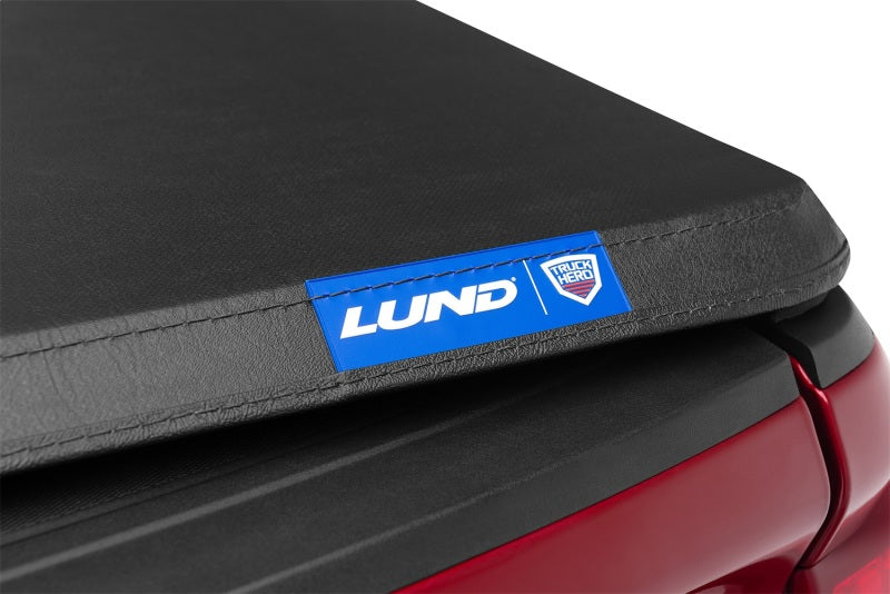 Lund 19-23 Chevrolet Silverado 1500 6.5ft Bed Genesis Tri-Fold Tonneau - Black