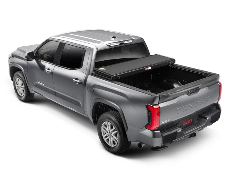 Extang 14-22 Toyota Tundra avec système de rails (caisse de 6 pi 7 po) ALX à pliage solide