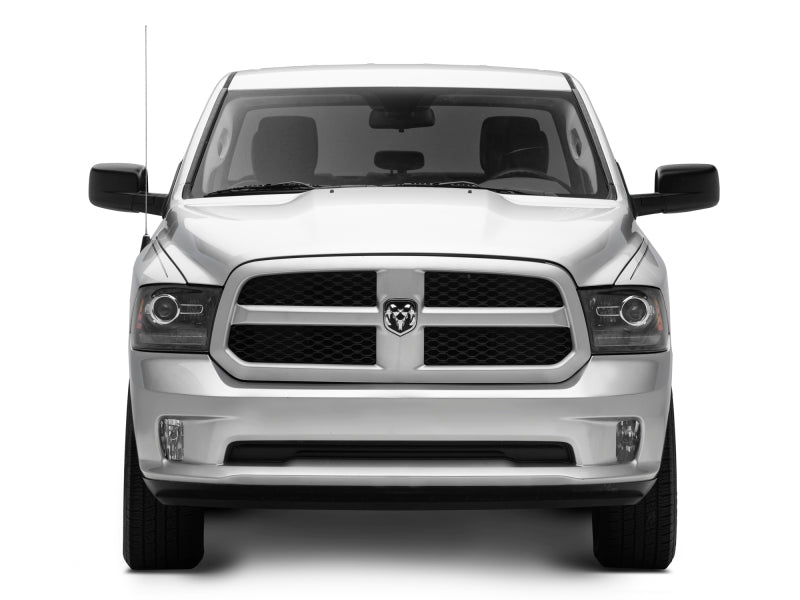 Phares à LED Raxiom 09-18 Dodge RAM 1500 Halo avec clignotants à bascule - Boîtier noir (lentille transparente)